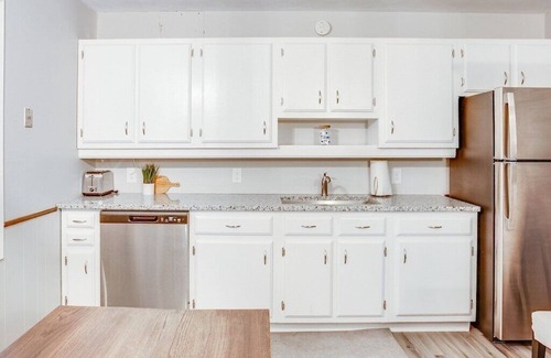 South Bend House | Modern Cozy Home 4 min Drive from Notre Dame