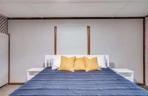 South Bend House | Modern Cozy Home 4 min Drive from Notre Dame