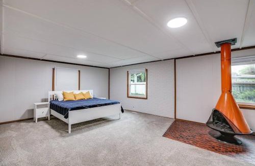 South Bend House | Modern Cozy Home 4 min Drive from Notre Dame