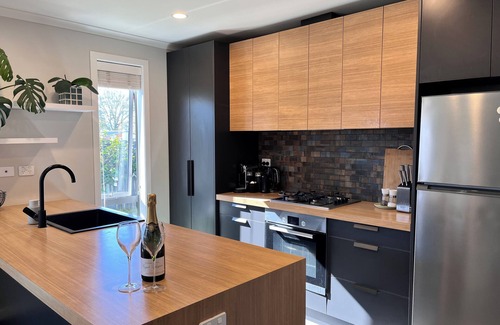 Leamington House | Modern & Cozy House in Cambridge - 5 minutes to lake Karapiro