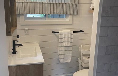 Minett Cottage | Modern & Cozy Muskoka Cottage @WatersEdge Bruce Lake