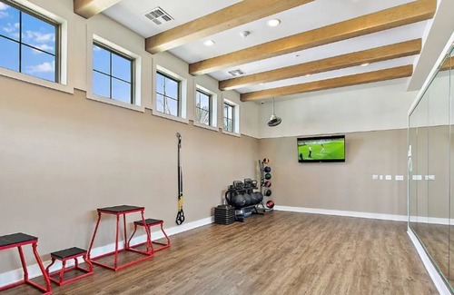 Southside Apartment | Modern & Cozy Near Shops, Beaches, Baptist South