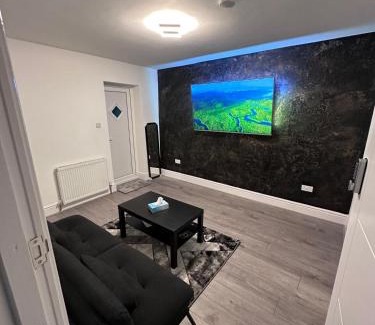 Levenshulme Apartment | Modern Cozy One Bedroom Apartment