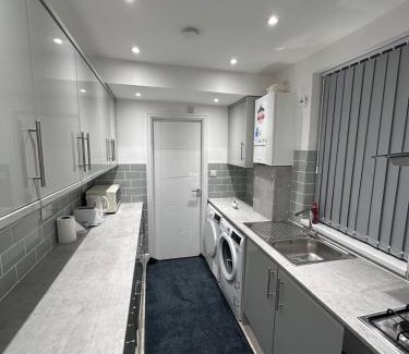 Levenshulme Apartment | Modern Cozy One Bedroom Apartment