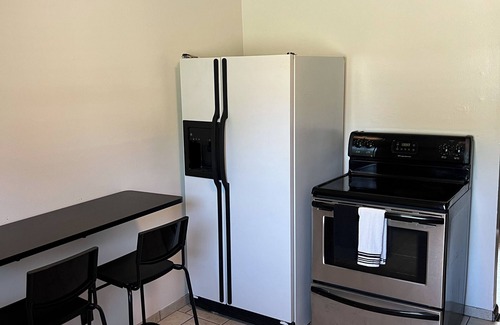 Springfield House | Modern Cozy Pet Friendly Home in South SGF!