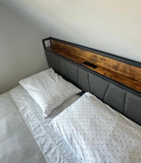 Queens House | Modern & cozy Room in Queens near Train station and buses