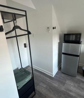 Queens House | Modern & cozy Room in Queens near Train station and buses