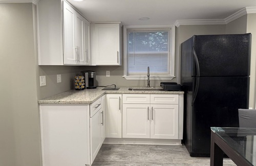 Marietta Apartment | Modern Cozy Smart Studio with King Bed & SofaBed - Private Entrance and Garden