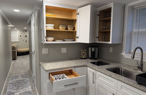 Marietta Apartment | Modern Cozy Smart Studio with King Bed & SofaBed - Private Entrance and Garden