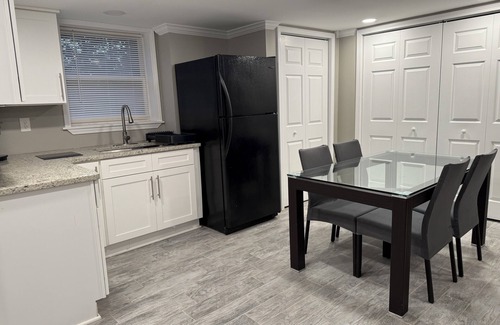 Marietta Apartment | Modern Cozy Smart Studio with King Bed & SofaBed - Private Entrance and Garden