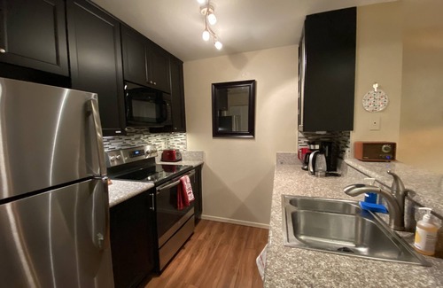 Tucson Condo | Modern, Cozy Tucson Retreat ⭐️ Central, Pool/Hot Tub, Ground-Level