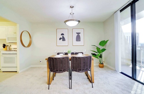 Crystal City Apartment | Modern Crystal City Apt & Prime Location!