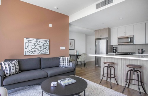 Lucerne - Higuera Apartment | Modern Culver City 2BR w/Courtyard & Pool, nr Shopping, by Blueground