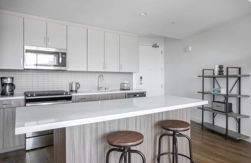 Lucerne - Higuera Apartment | Modern Culver City 2BR w/Courtyard & Pool, nr Shopping, by Blueground