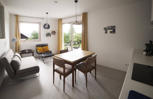 Schondorf am Ammersee House | Modern design apartment with lake view and garden sauna house