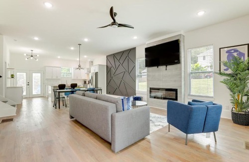 Belvedere Park House | Modern Decatur Home about 7 Mi to Atlanta!