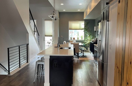 Jefferson Park House | Modern Denver Townhome within walking distance of Empower Field Stadium.