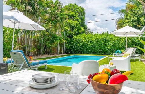 Flamingo Parks Villa | Modern Designer Gem Flamingo Park with Private Pool & Cottage