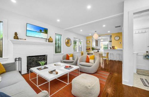 Flamingo Parks Villa | Modern Designer Gem Flamingo Park with Private Pool & Cottage