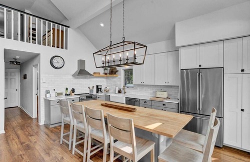 Pocono Lake Ski Chalet | Modern Direct Lakefront Home in the Poconos