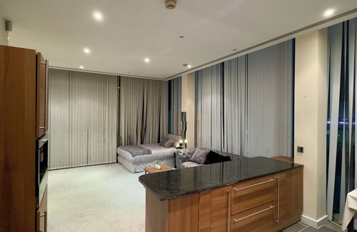 Docklands Apartment | Modern Docklands Apt near Excel