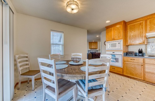 Rockaway Beach House | Modern dog-friendly house w/private hot tub, gas fireplace, & free WiFi