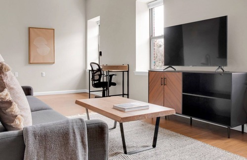 Lower Mills Apartment | Modern Dorchester/Milton 2BR w/ Gym & in-building W/D, by Blueground