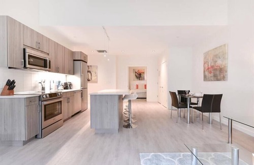 Chinatown Apartment | Modern Downtown 1BR | Work Desk+WiFi | near Beacon Hill