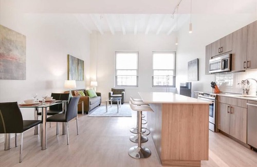 Chinatown Apartment | Modern Downtown 1BR | Work Desk+WiFi | near Beacon Hill