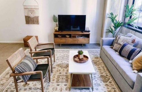 Old City Apartment | Modern Downtown Loft on Gay St