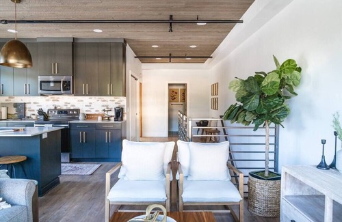 McCall Apartment | Modern Downtown McCall Loft