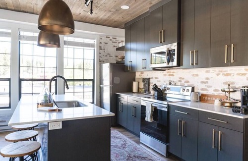 McCall Apartment | Modern Downtown McCall Loft