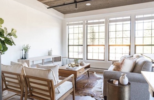 McCall Apartment | Modern Downtown McCall Loft