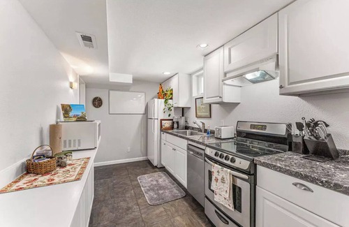 Longmont House | Modern Downtown Oasis ~ Sunny Garden ~ King Beds!n