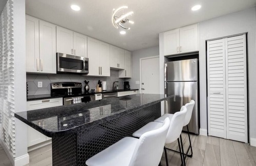 Lawsona - Fern Creek House | ★Modern DT 2/1👑King Bed✔Long Stays⚡️WiFi📺Netflix★