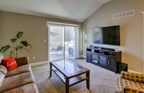 Waldron House | Modern Duplex w/King Bed Close to KCI/Zona Rosa ✈ϟFiber