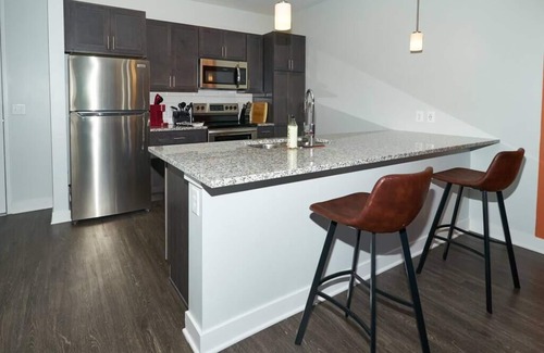 Downtown Indianapolis Apartment | Modern Dwntwn 1bdr Apt Pool Gym Free Parking