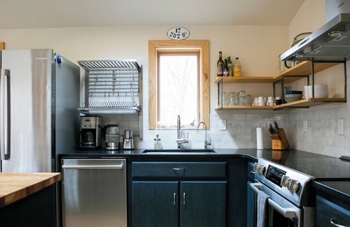 Madison House | Modern Eco House in Nature 10 min from UW/Capitol