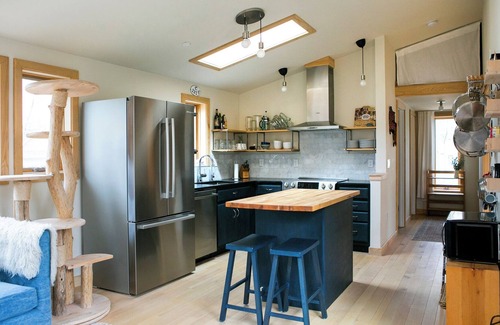 Madison House | Modern Eco House in Nature 10 min from UW/Capitol