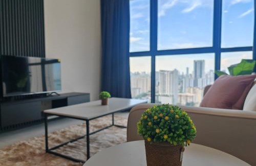 George Town Apartment | Modern Elegance - Urban Suites by Ocean Luxe