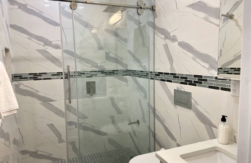 Alphabet City Apartment | Modern, elegant and large studio apartment#2F walk in distance to WTC.