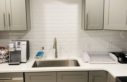 Nashville House | Modern | Elegant | Convenient