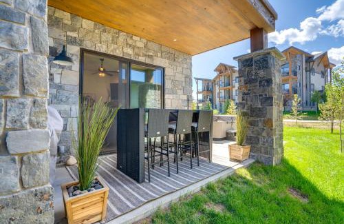 Fraser Apartment | Modern Elk Creek Condo with Hot Tub and Heated Floors