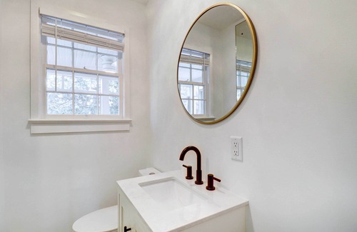 Elkton House | Modern Elkton Vacation Rental: Fire Pit & Grill!