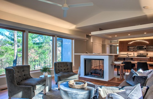 Royal Pines House | Modern Escape🌲 Stylish, Wooded Setting + Biltmore Pass | S. Asheville