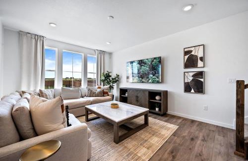 Commerce City House | Modern Executive Home Close to DEN