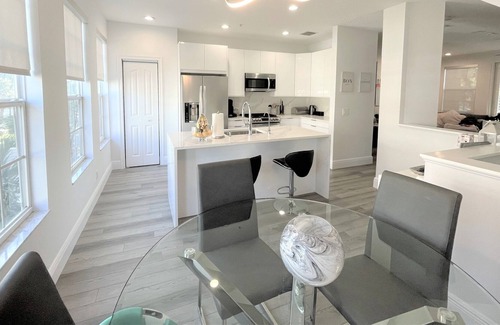 Ballast Point House | Modern Executive or Family Friendly Townhome in South Tampa