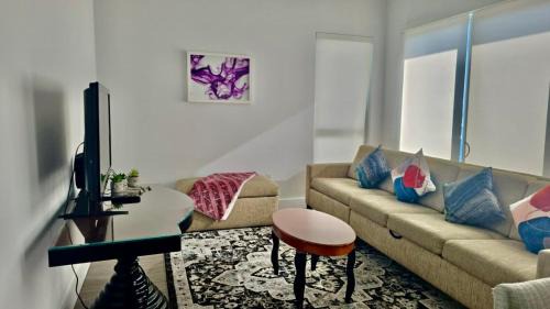Westwood Apartment | Modern Executive Suite near Sony Studios, Hollywood & Beverly Hills