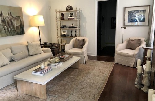 Fondren House | Modern Executive Townhome