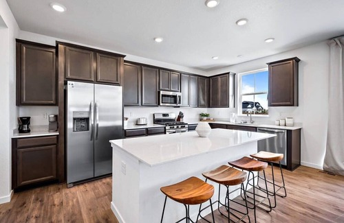 Commerce City House | Modern Executive Home Close to DEN